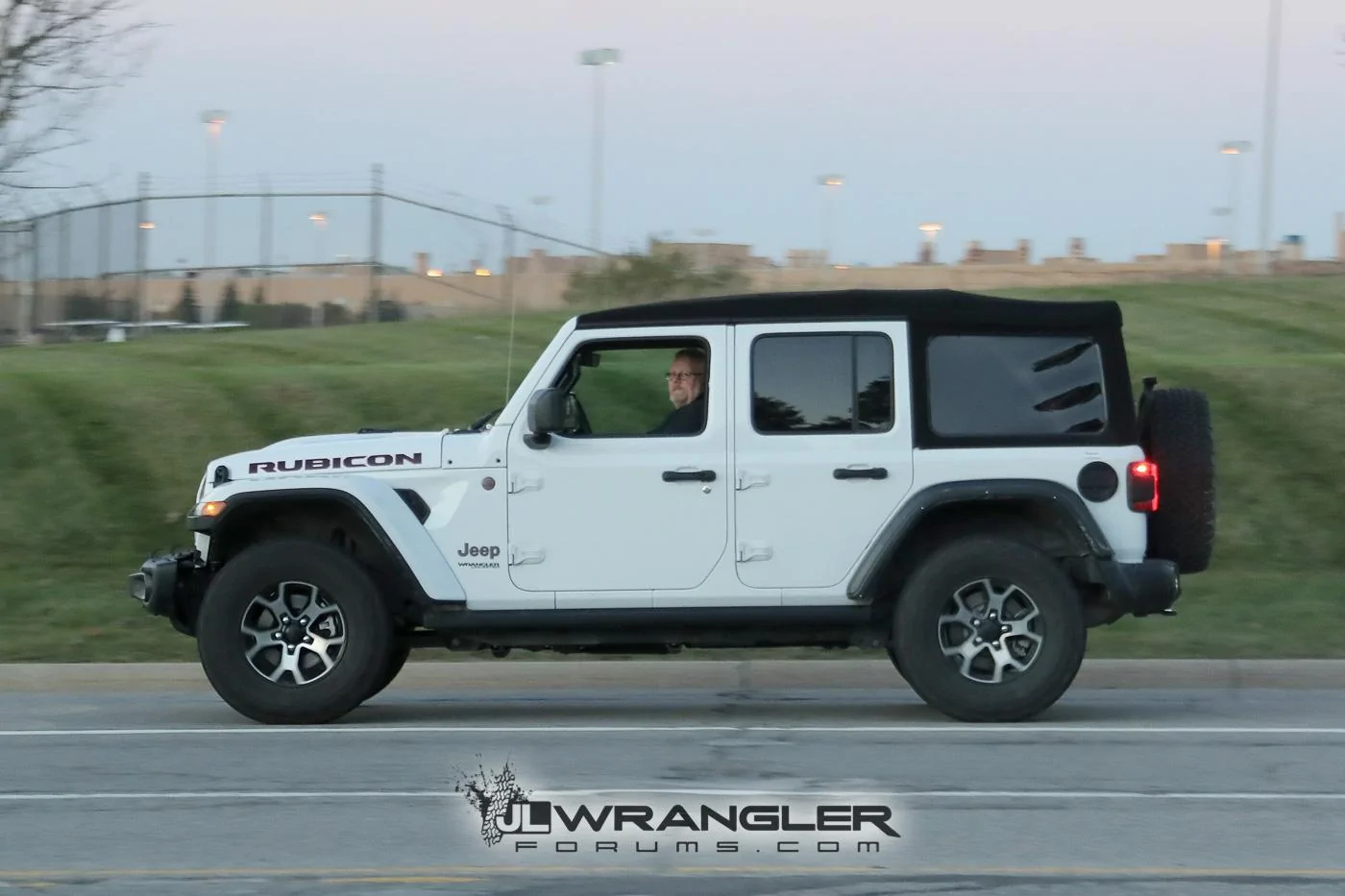 Jeep Wrangler JL Rubicon, Sahara, Sport and Overland JL Wranglers Spotted in Multiple Colors Rubicon_Unlimited_Softtop_004