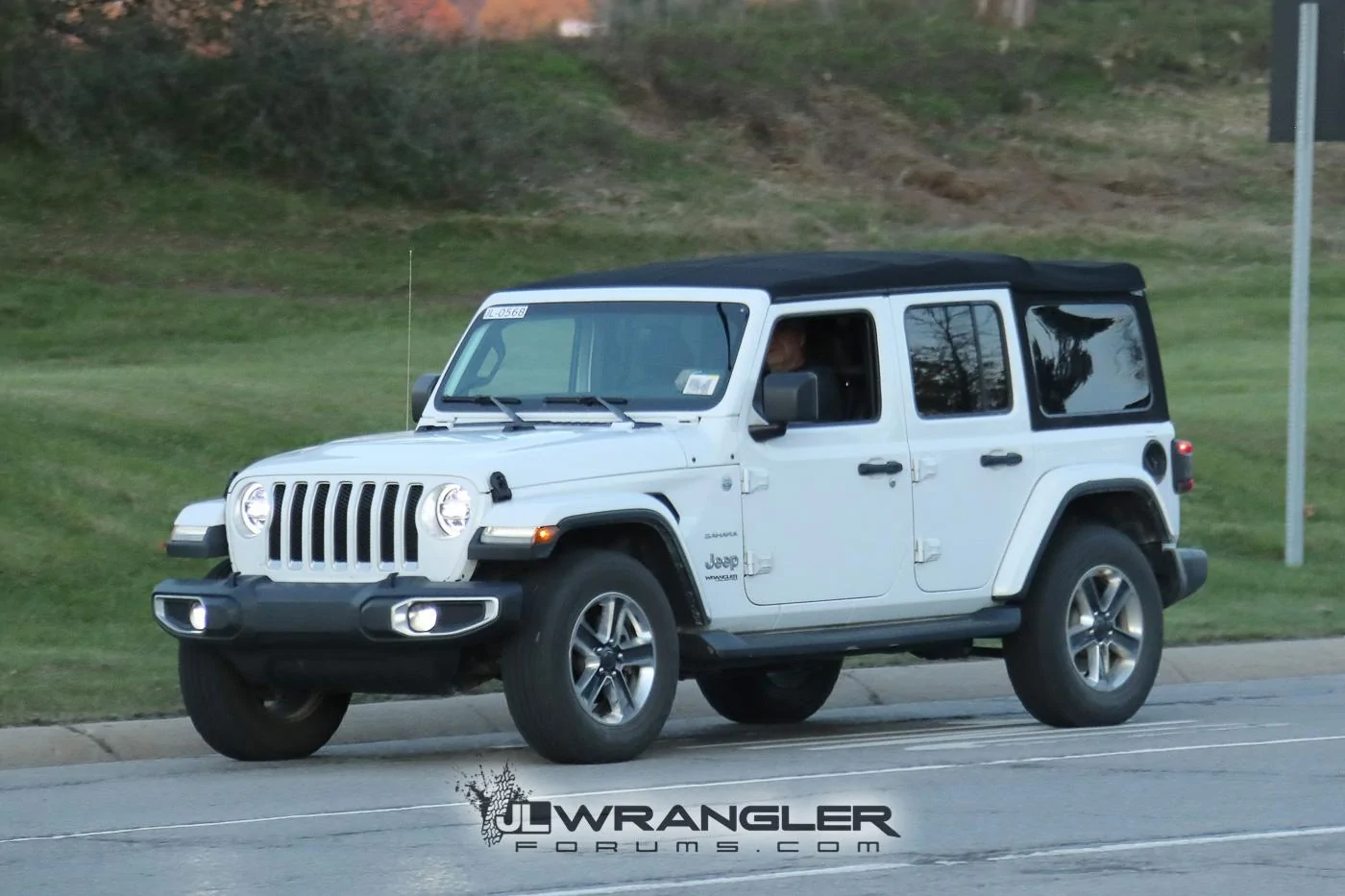 Jeep Wrangler JL Rubicon, Sahara, Sport and Overland JL Wranglers Spotted in Multiple Colors Sahara_Unlimited_Softtop_002