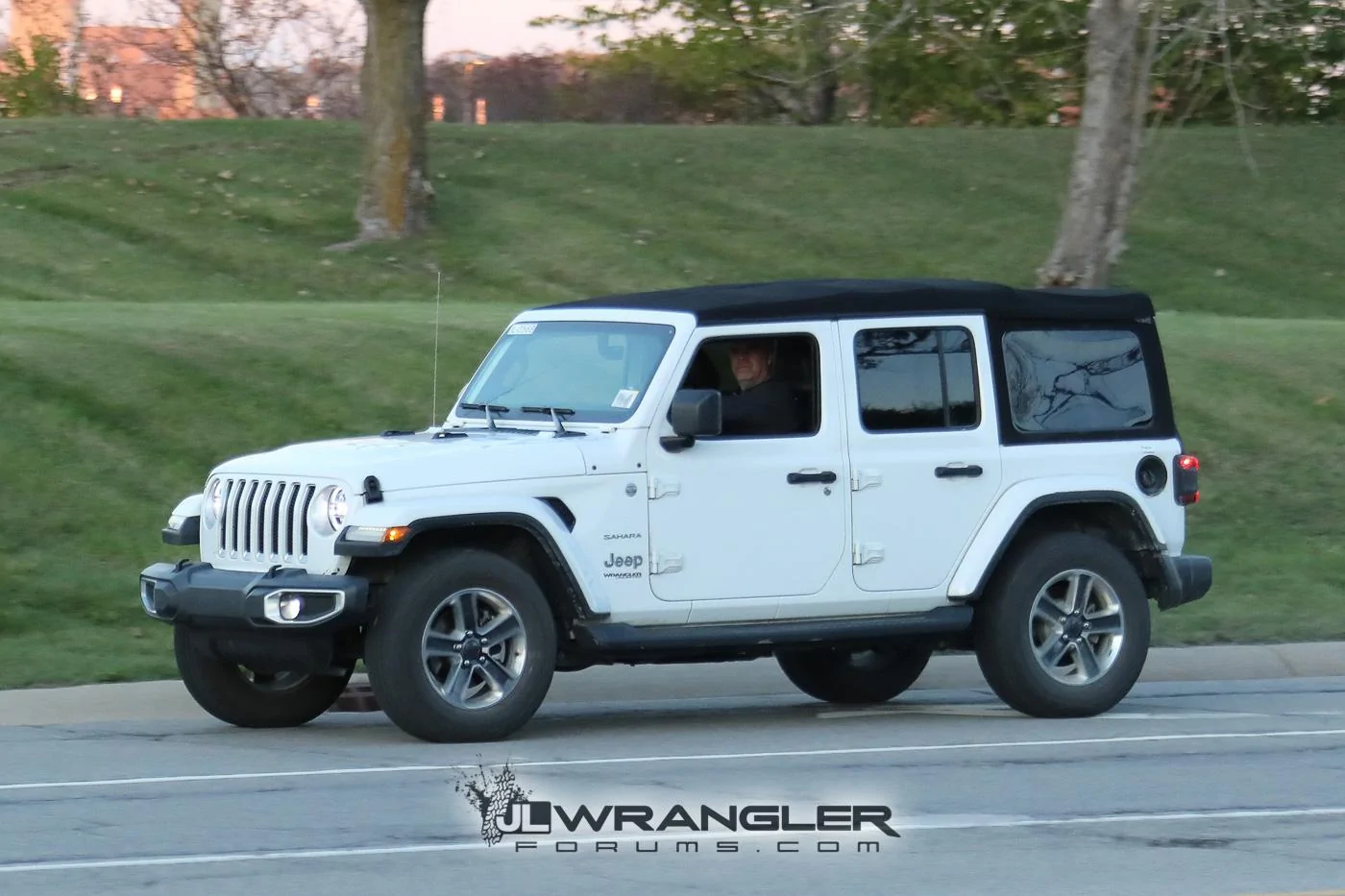 Jeep Wrangler JL Rubicon, Sahara, Sport and Overland JL Wranglers Spotted in Multiple Colors Sahara_Unlimited_Softtop_003