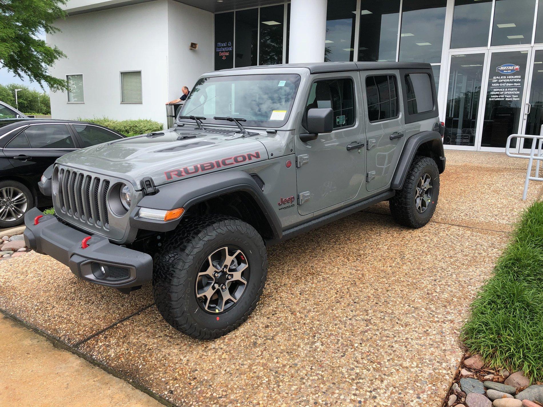 Jeep Wrangler JL STING GRAY Wrangler JL Club 32F4B3B9-B7B2-42C2-A81F-95FDA0DC1EB8