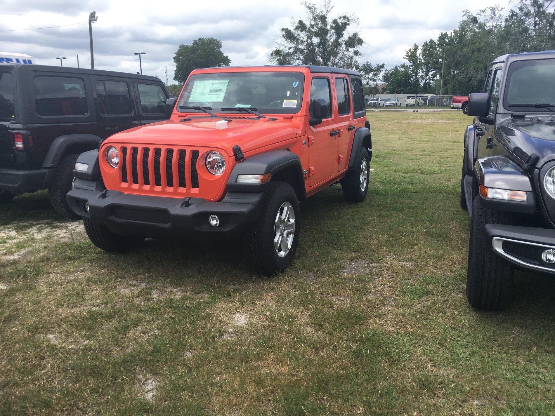 Jeep Wrangler JL PUNK'N Wrangler Jl club 8F313CA5-54EA-4BD3-938A-2576833DA0A5