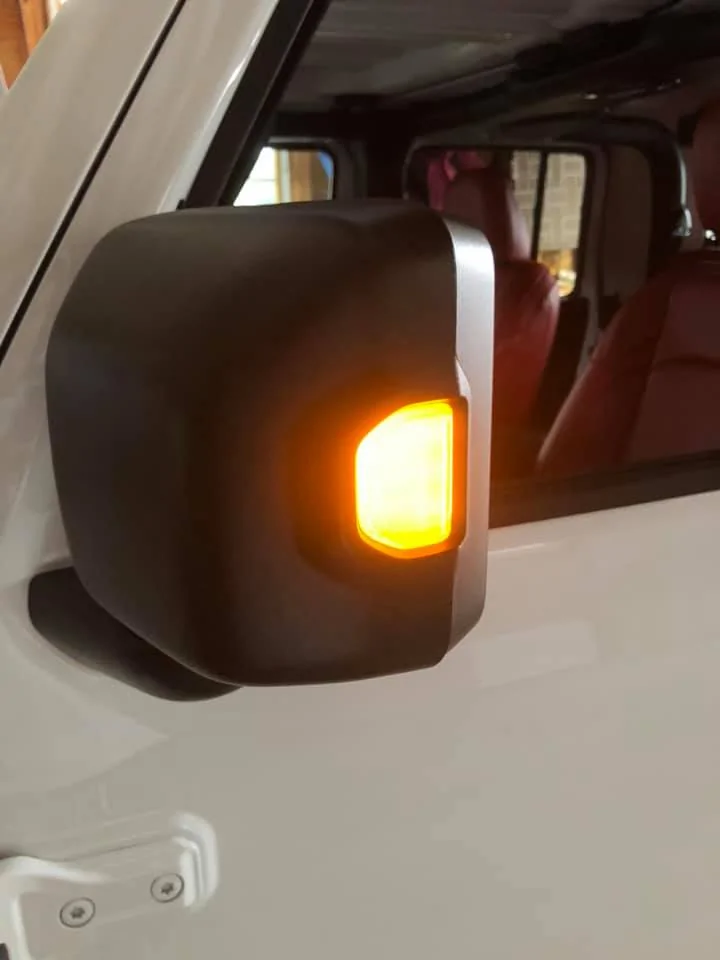 Jeep Wrangler JL Added Mirror Turn Signals 130267877_10226103587923159_1638040277987270278_n