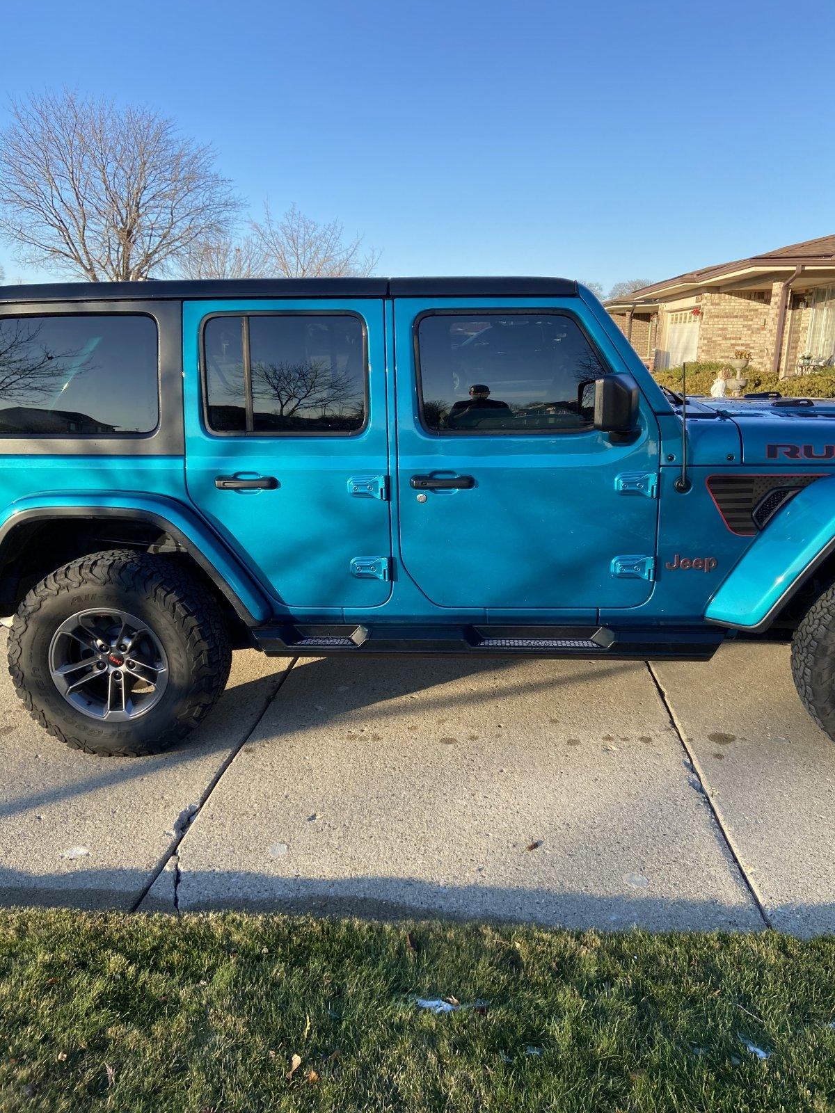 Jeep Wrangler JL Suggestion for steps or rails CF739A2D-2F12-4CB1-9E45-5B90E2E5F5DC