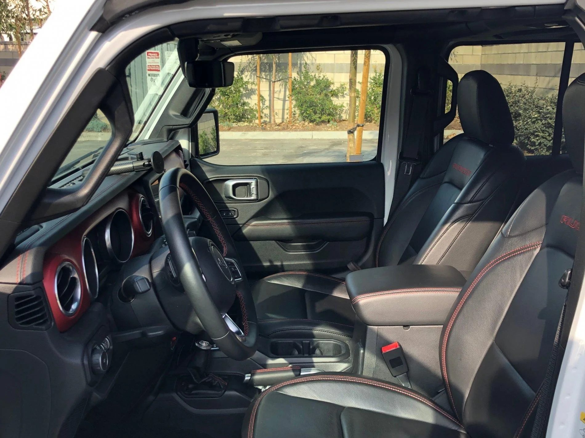 Jeep Wrangler JL FS: 2018 JLU Rubicon Bright White IMG_1619