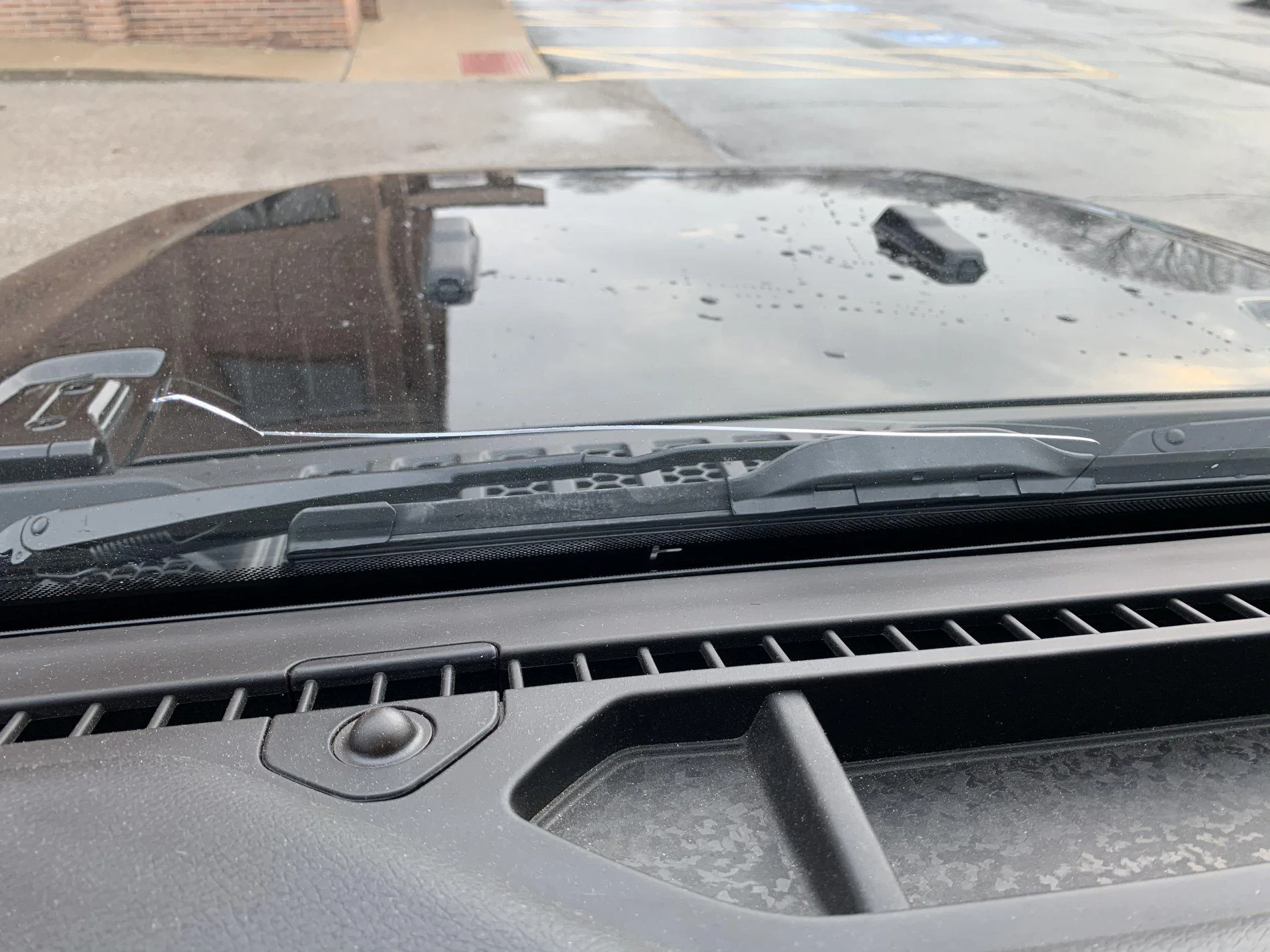 Jeep Wrangler JL Cracked Windshield Club 07A7D125-D85B-4AFC-B497-285AB4DA110C