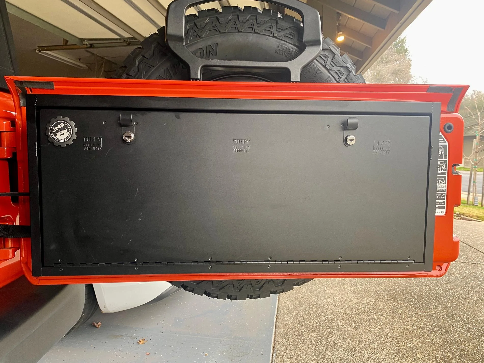 Jeep Wrangler JL Tuffy Tailgate Lockbox IMG_3084-4K