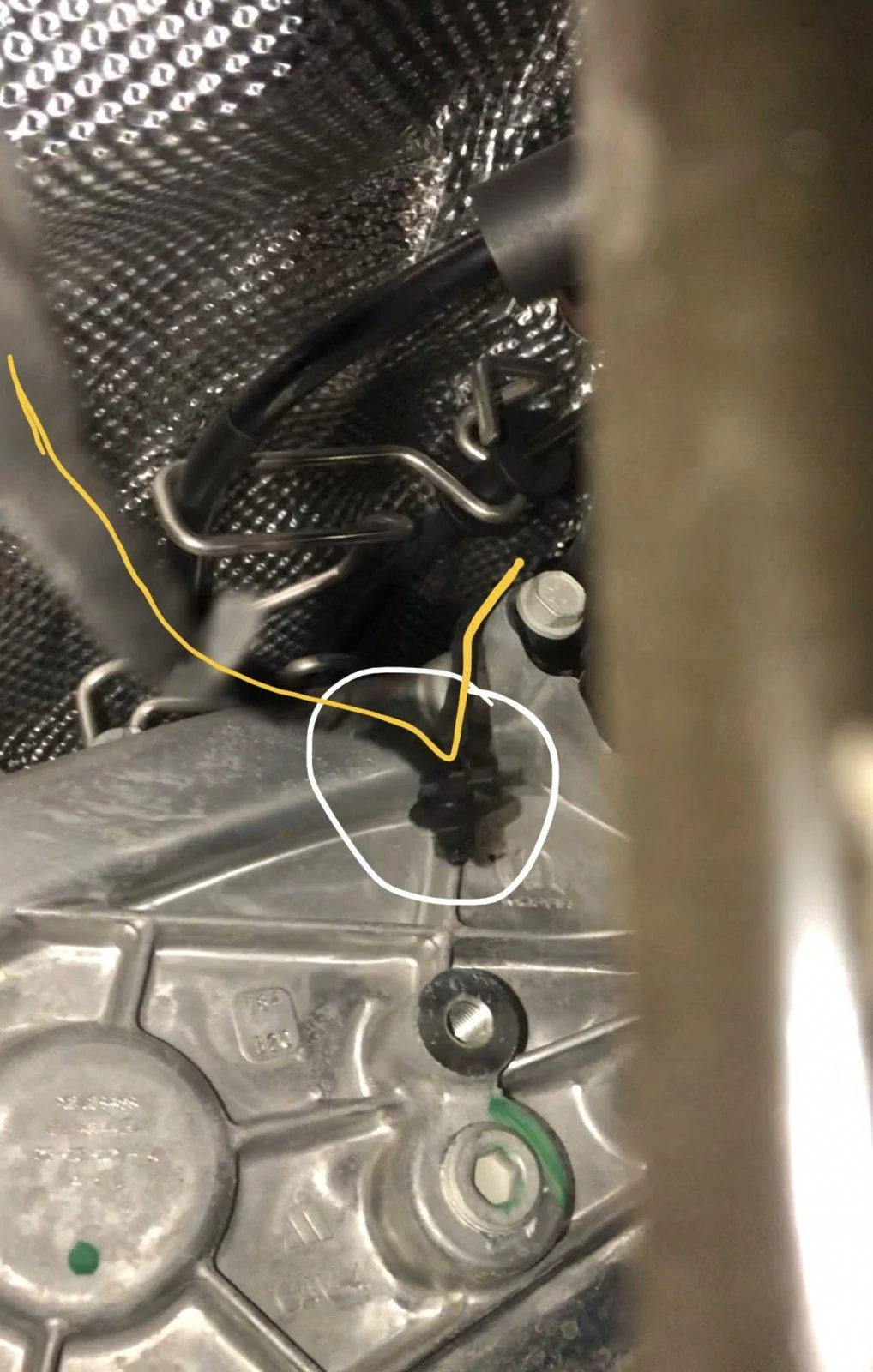 Jeep Wrangler JL Where does this loose wire clip go? 29807DD9-CB41-46BB-BDE5-6ED0886189E7
