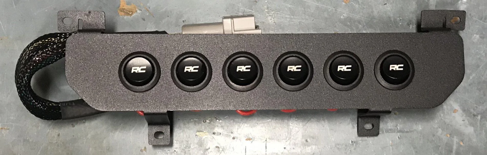 Jeep Wrangler JL Rough Country MLC-6 Multi light controller 94494066-E679-4D47-86B1-451D7E649730