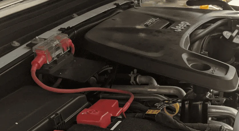 Jeep Wrangler JL 4ga cable from battery to trunk through frame? Ground? 1609269507155