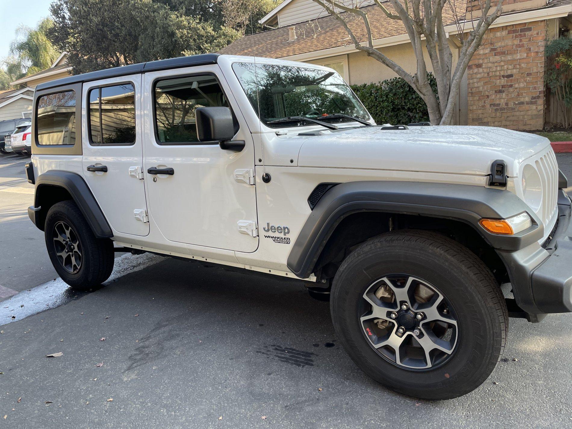 Jeep Wrangler JL Rubicon Wheels with tires F7579012-03C6-4434-B1B2-371DCE9A6D13