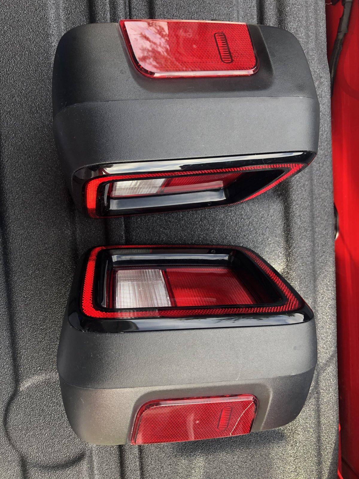 Jeep Wrangler JL Oem halogen taillights 3877D4FC-E57D-441E-9908-D931C284B167