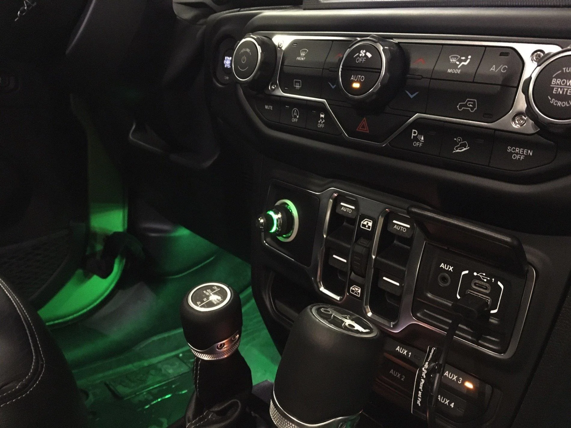 Jeep Wrangler JL Different interior Knobs - US vs. european models - Why? JL US Knobs