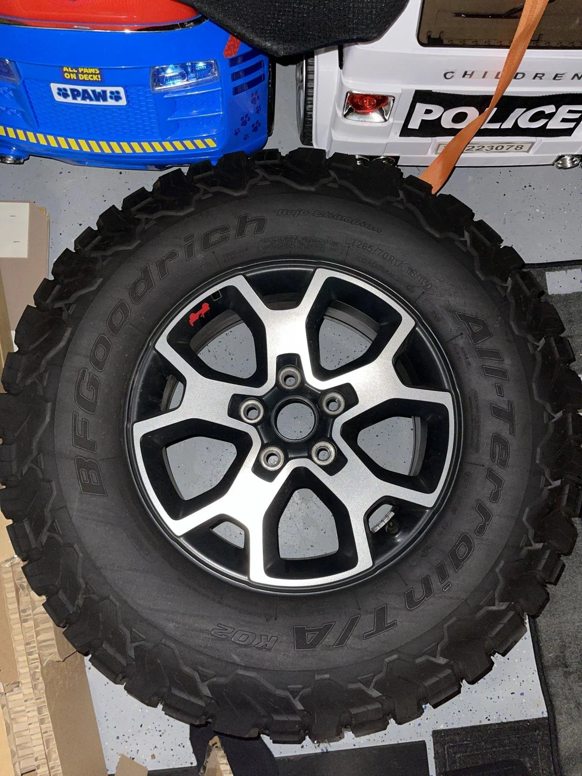 Jeep Wrangler JL Rubicon wheels 68380357-BF4D-4F52-8538-B103E15BA669