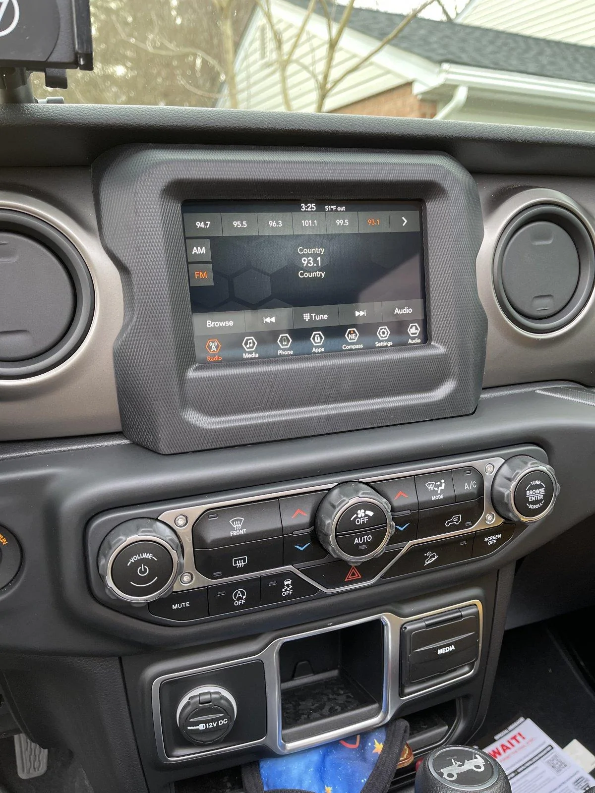 Jeep Wrangler JL FS: 7" screen and bezel AC92AB16-52C3-4BE6-B6E1-ACC8A00E103B