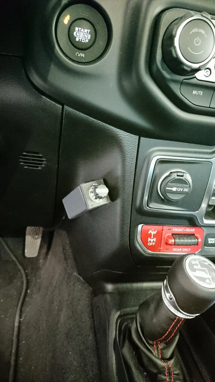 Jeep Wrangler JL Brake controller? DSC_0858