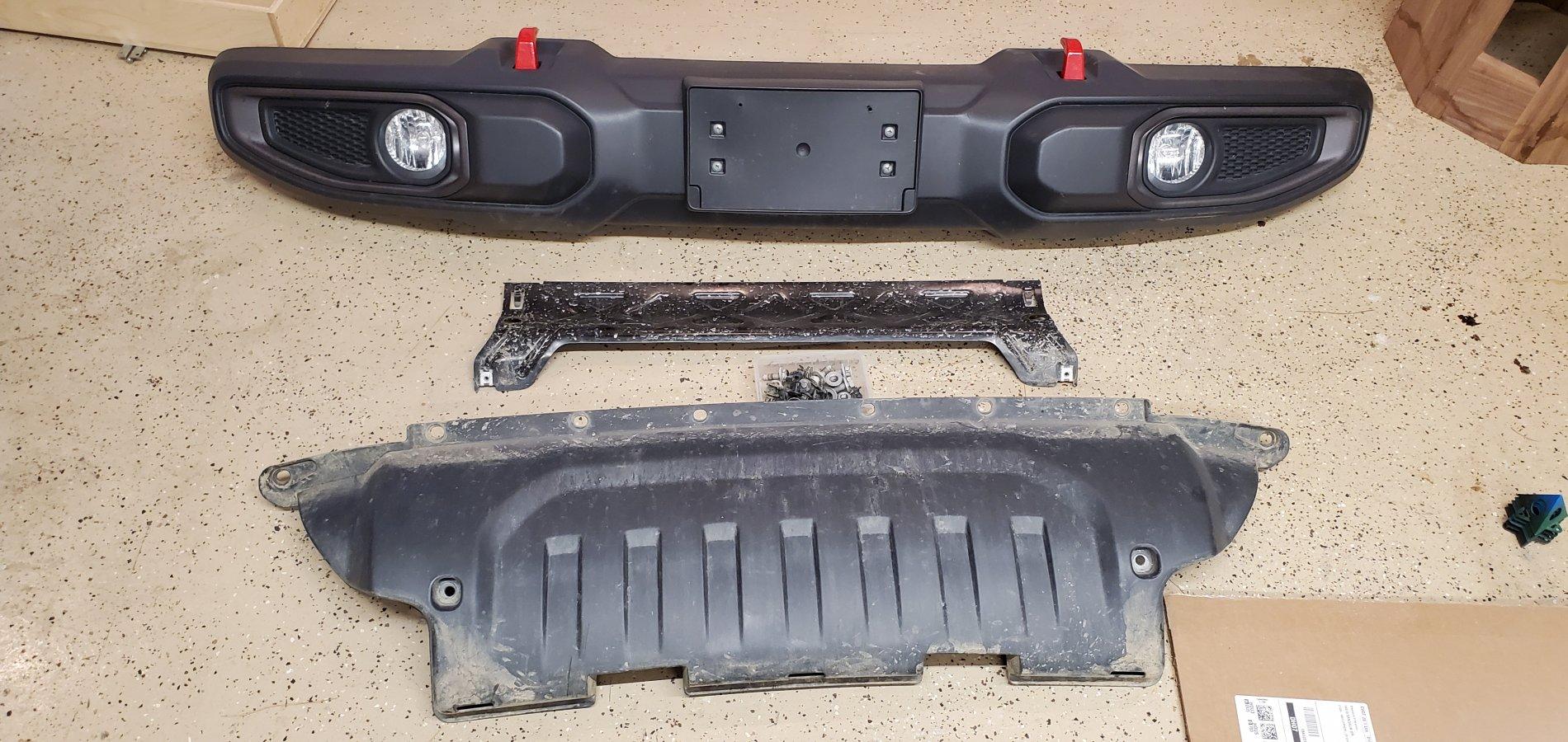 Jeep Wrangler JL Rubicon plastic front bumper 20210109_133335