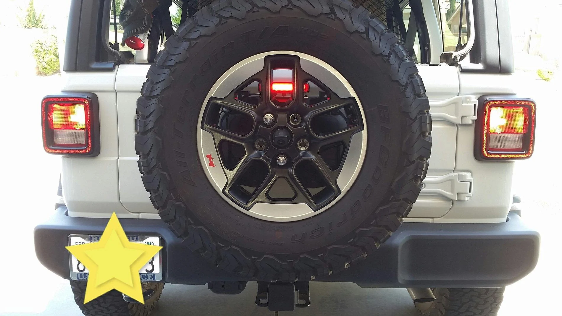 Jeep Wrangler JL 3rd Brake Light Relocated 2018-05-09 13.41.03