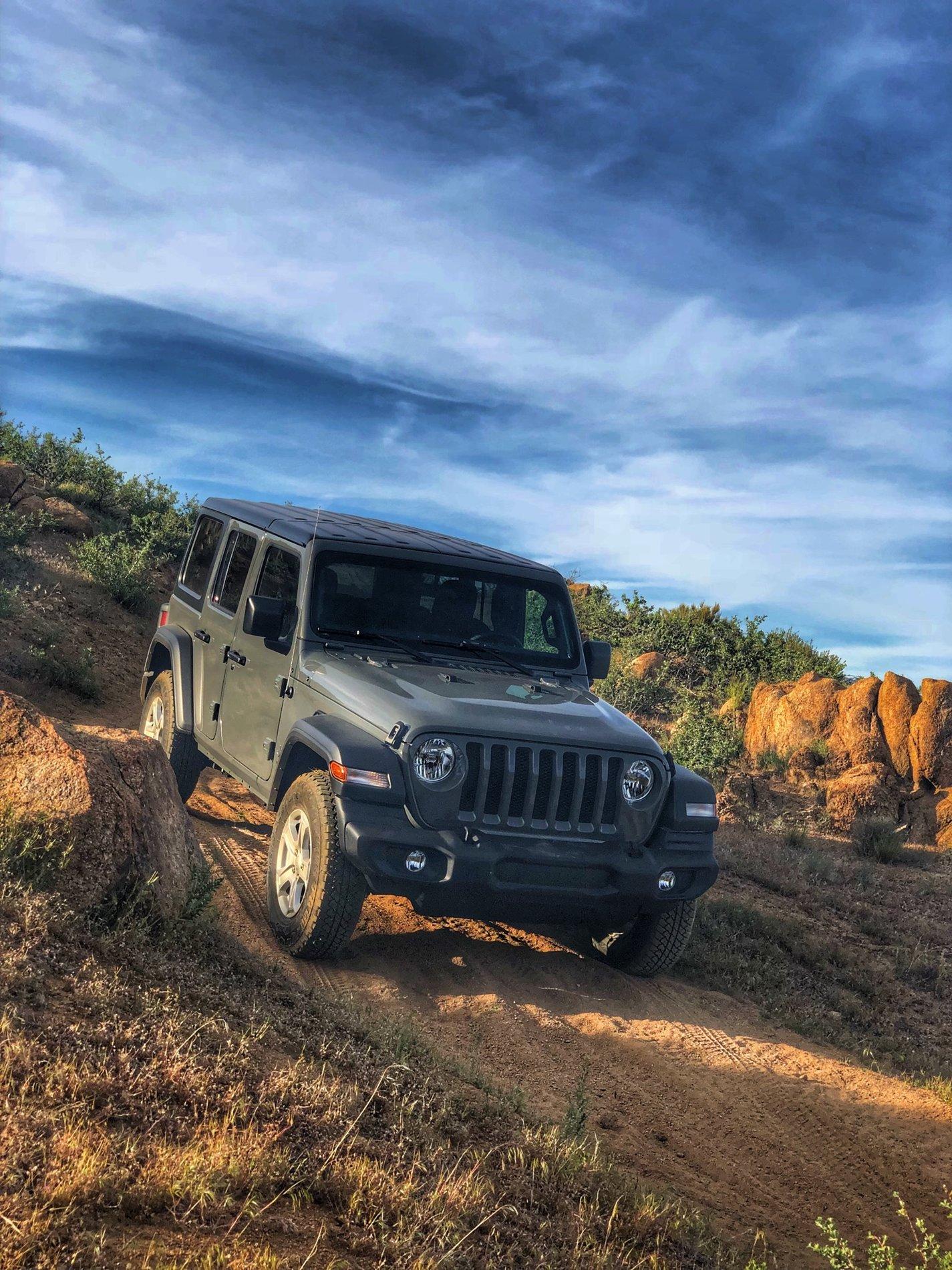 Jeep Wrangler JL STING GRAY Wrangler JL Club 864BEC17-3C92-413F-9C53-3DCD3B159C68