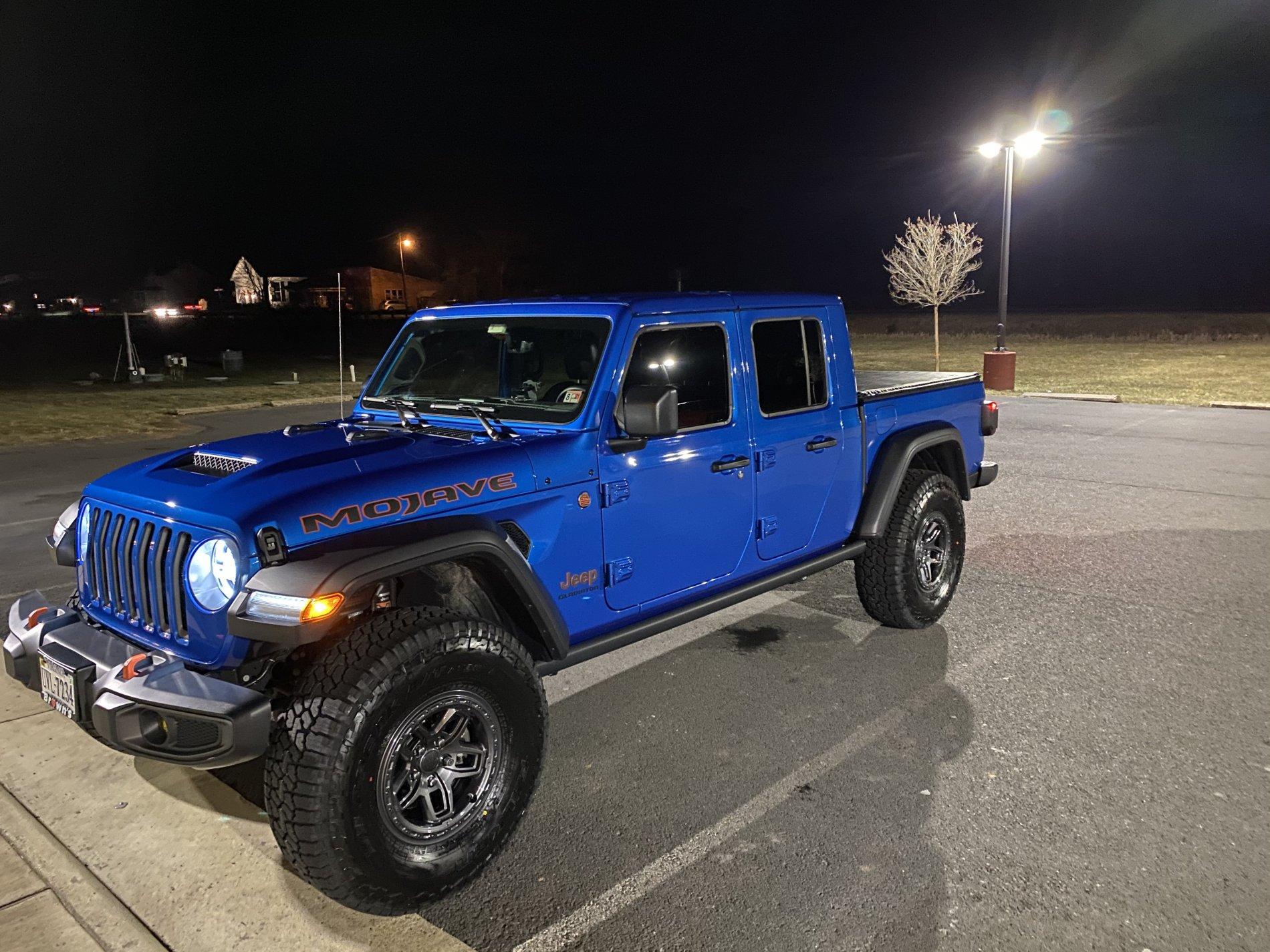 Jeep Wrangler JL Mojave hood swap 9DCD595E-F31A-449D-98AB-5329370B848A