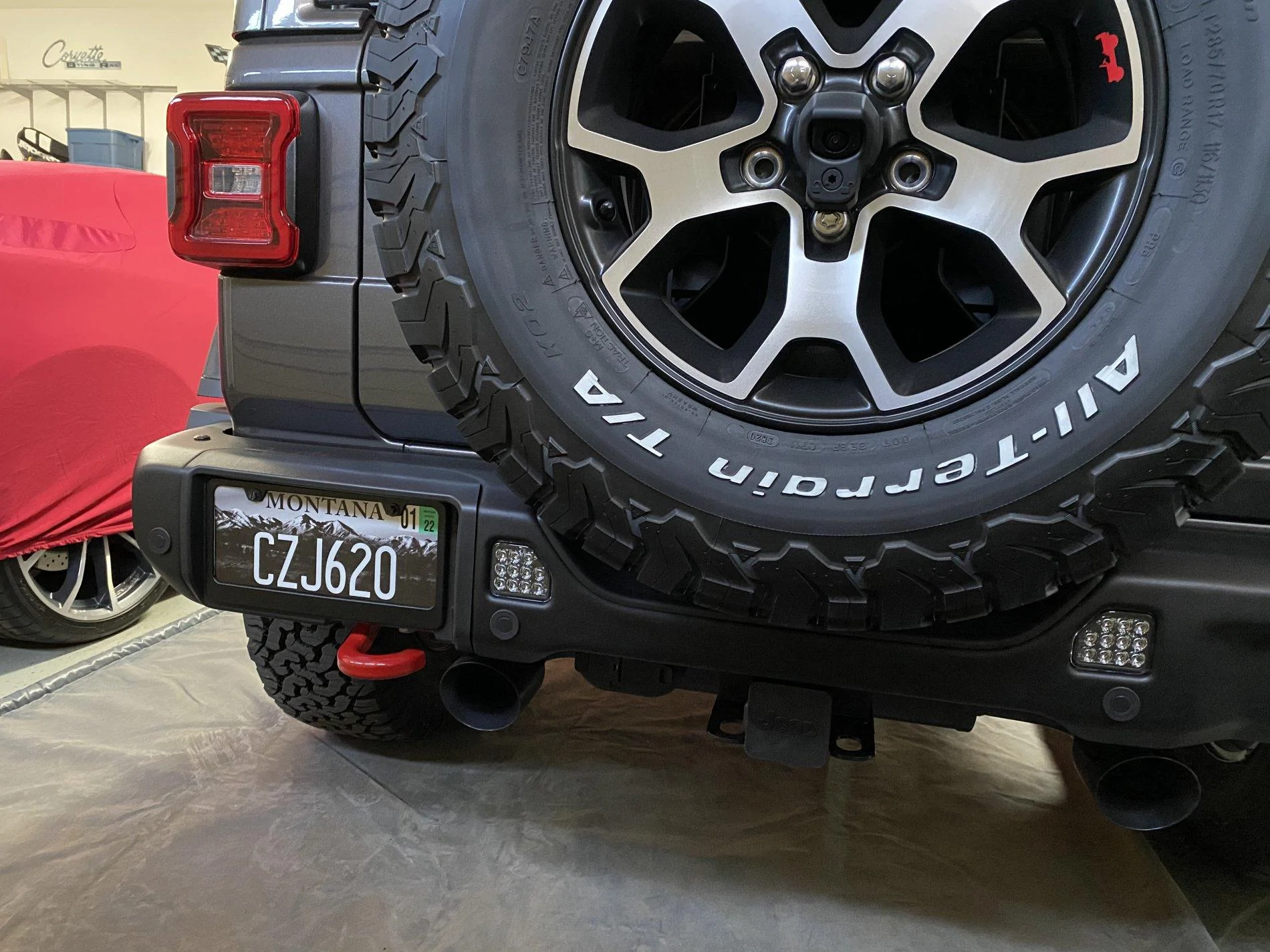 Jeep Wrangler JL Rear Bumper Integrated LED Reverse Lights 703391A1-1316-4227-B736-47F784D044FD