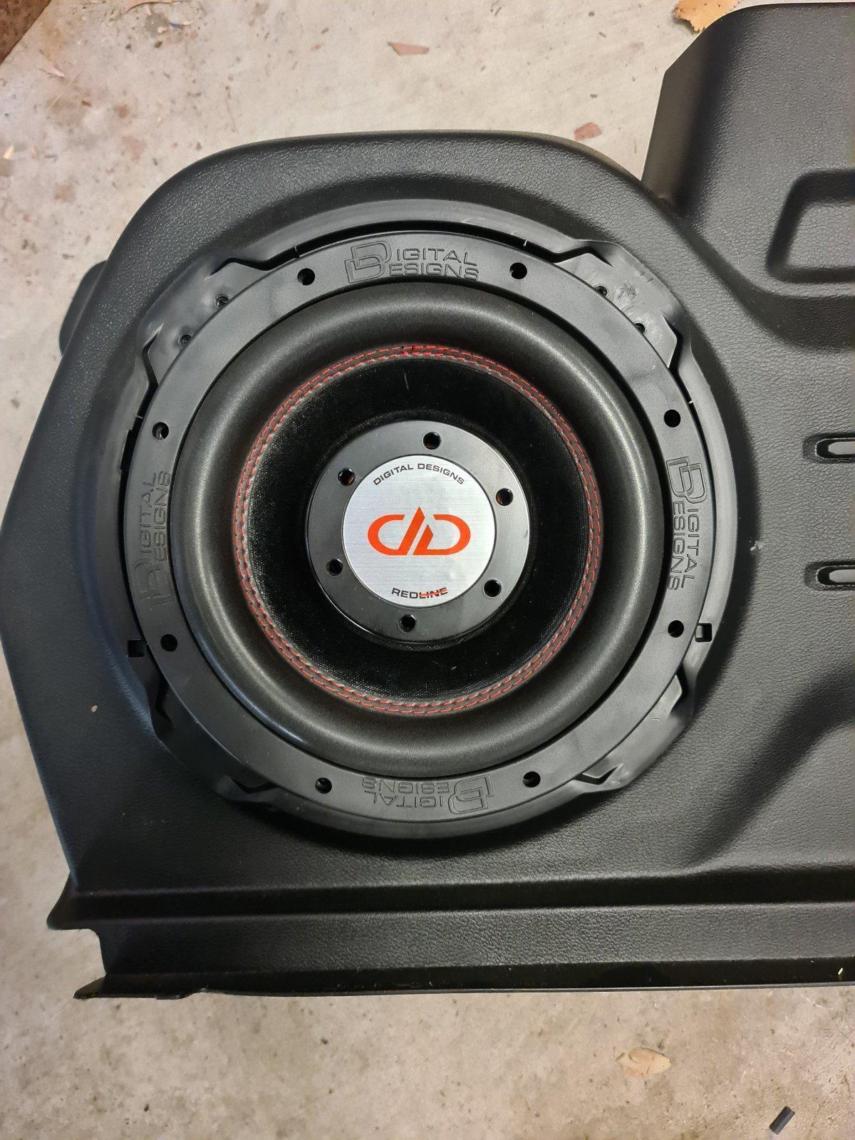 Jeep Wrangler JL Adding an Aftermarket Amp(s) DDsub_pic1