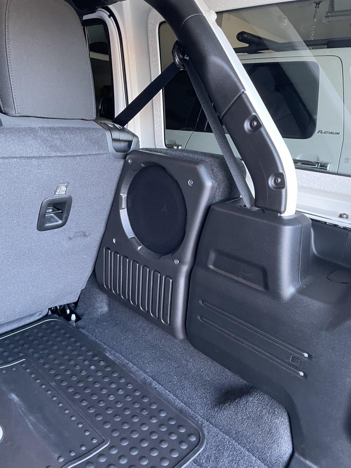 Jeep Wrangler JL Adding an Aftermarket Amp(s) JL