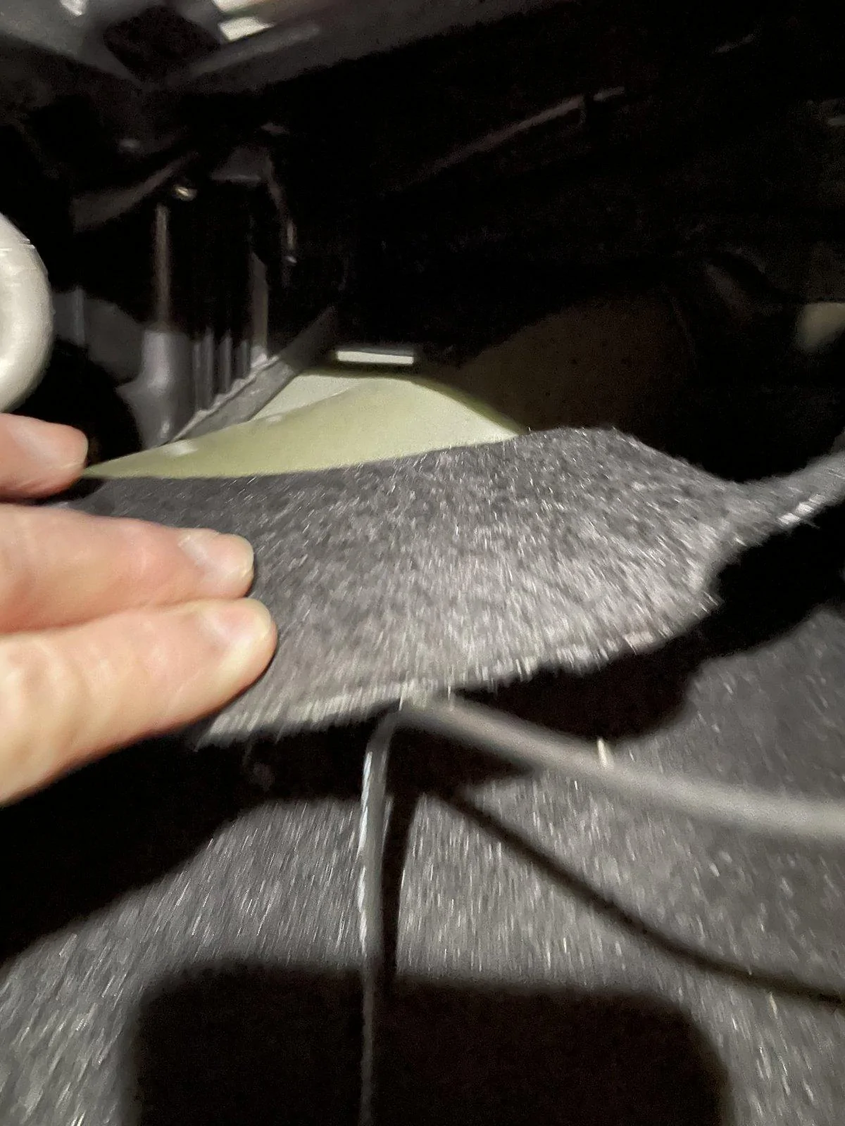 Jeep Wrangler JL Need help inside aux wires A4AA8A08-AECD-41DE-9F46-196CD36117ED