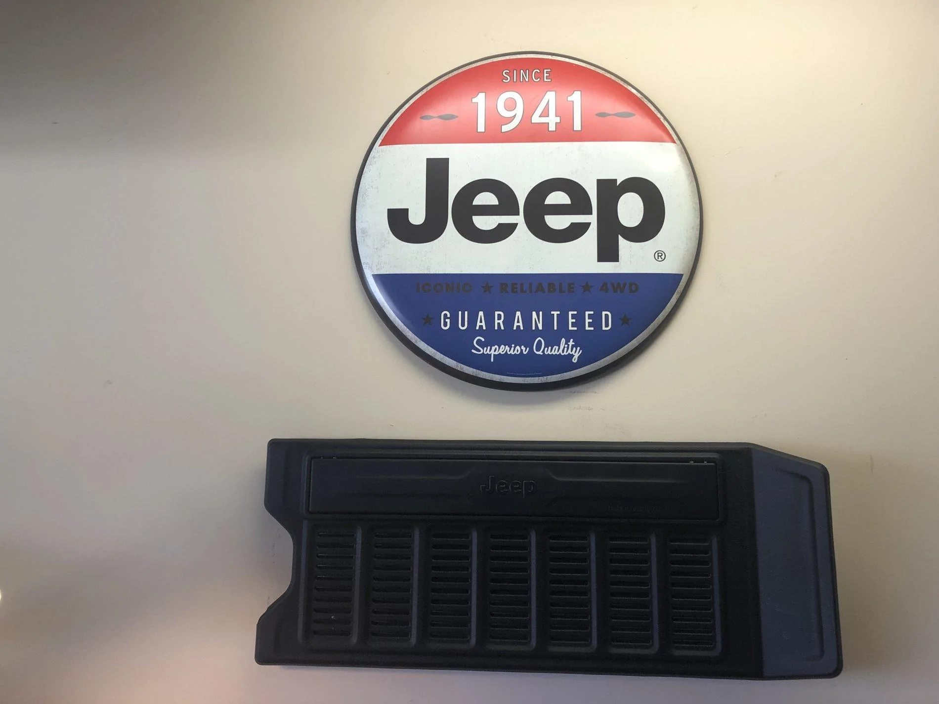 Jeep Wrangler JL Outback Adventures Trailgater Tailgate Table 25268780-EE82-453A-B8A4-C571C3C20A5B