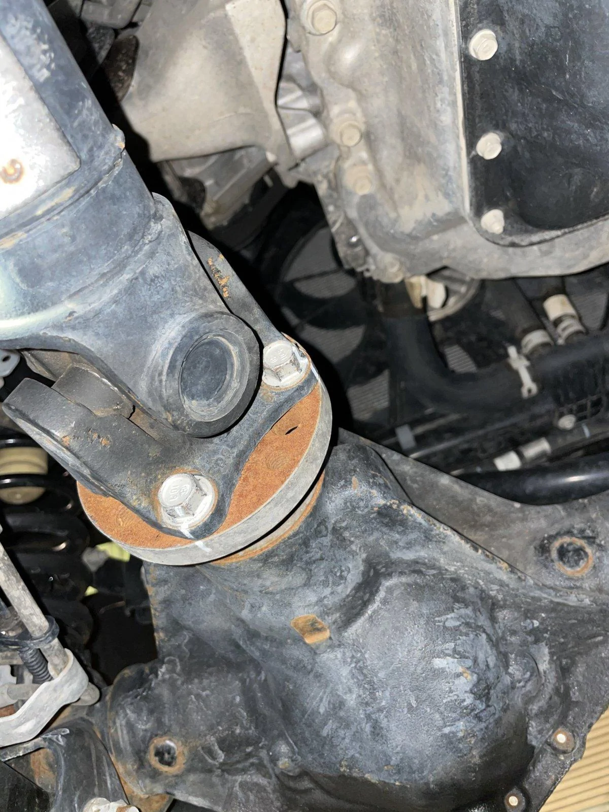 Jeep Wrangler JL "HOLES" on Front DIFF? '18 Sahara IMG_2460