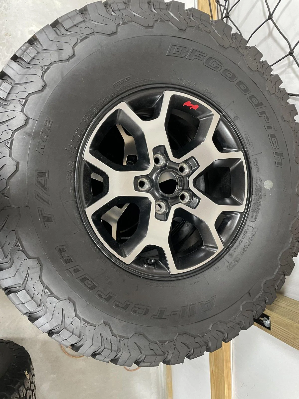 Jeep Wrangler JL Five Rubicon Wheels and Tires unnamed