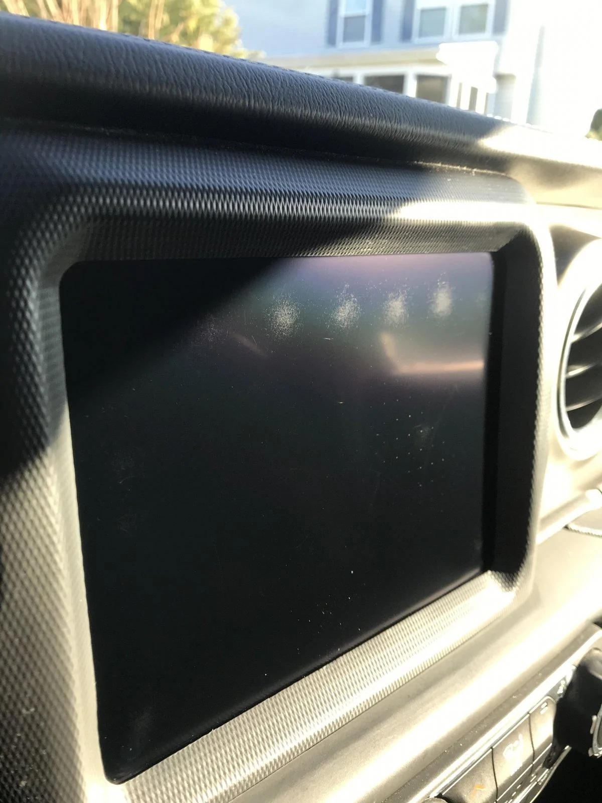 Jeep Wrangler JL How many use a screen protector on the display screen? 0136B65E-CB4A-4AD4-AB14-9DE8BE7A3DBD