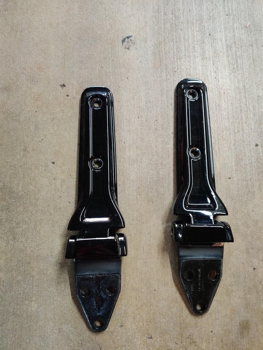 Jeep Wrangler JL OEM Black Tailgate Hinges IMG_20201203_131846