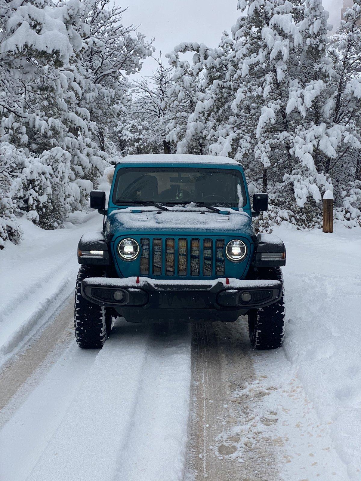 Jeep Wrangler JL Jeeps in Snow... post pics. E2550E15-42B5-431E-8FCF-1D888D94C480