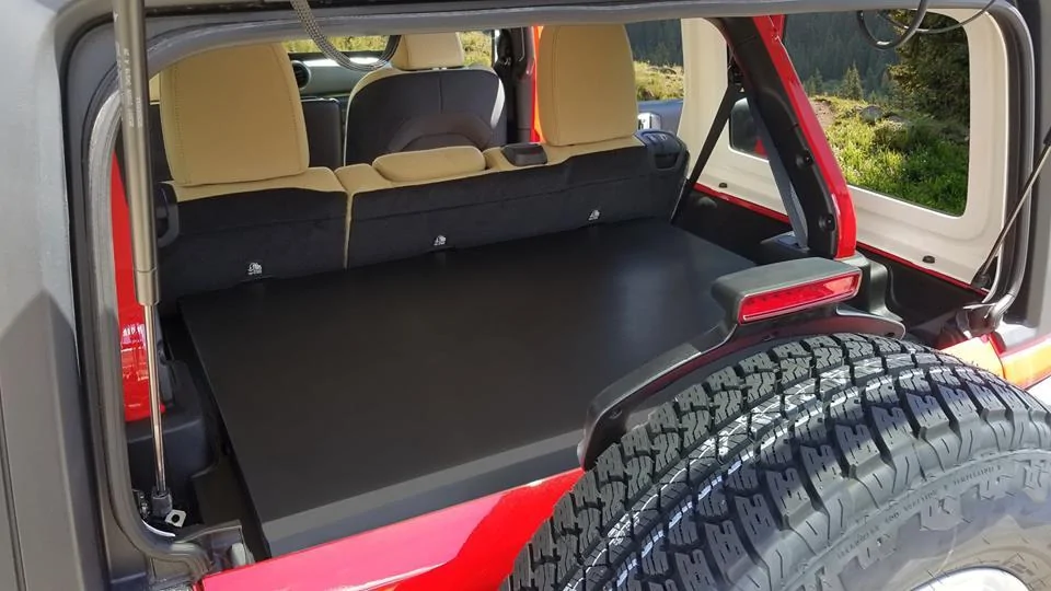 Jeep Wrangler JL Locking storage when roofless 32332136_10155437437411629_7462952520902508544_n