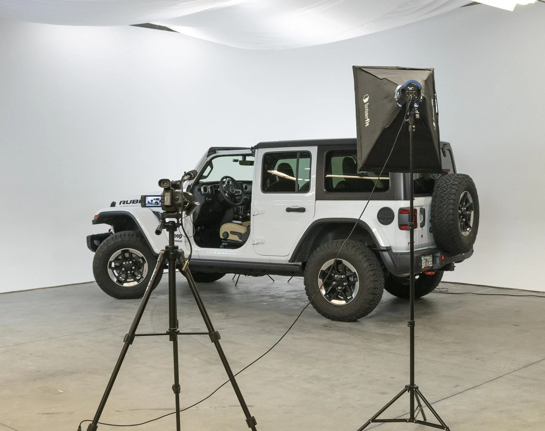 Jeep Wrangler JL Superchips Flashcal Programmer out for JL Wrangler Jeep JL