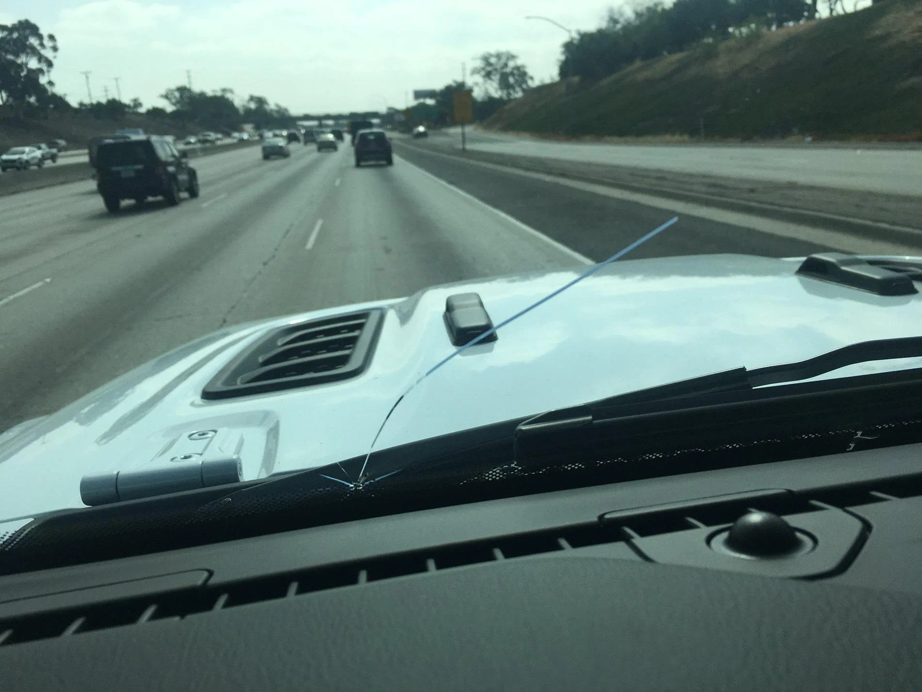 Jeep Wrangler JL Cracked Windshield Club 8940001D-26C9-4ACC-A4C5-D0ADBC84FB5B
