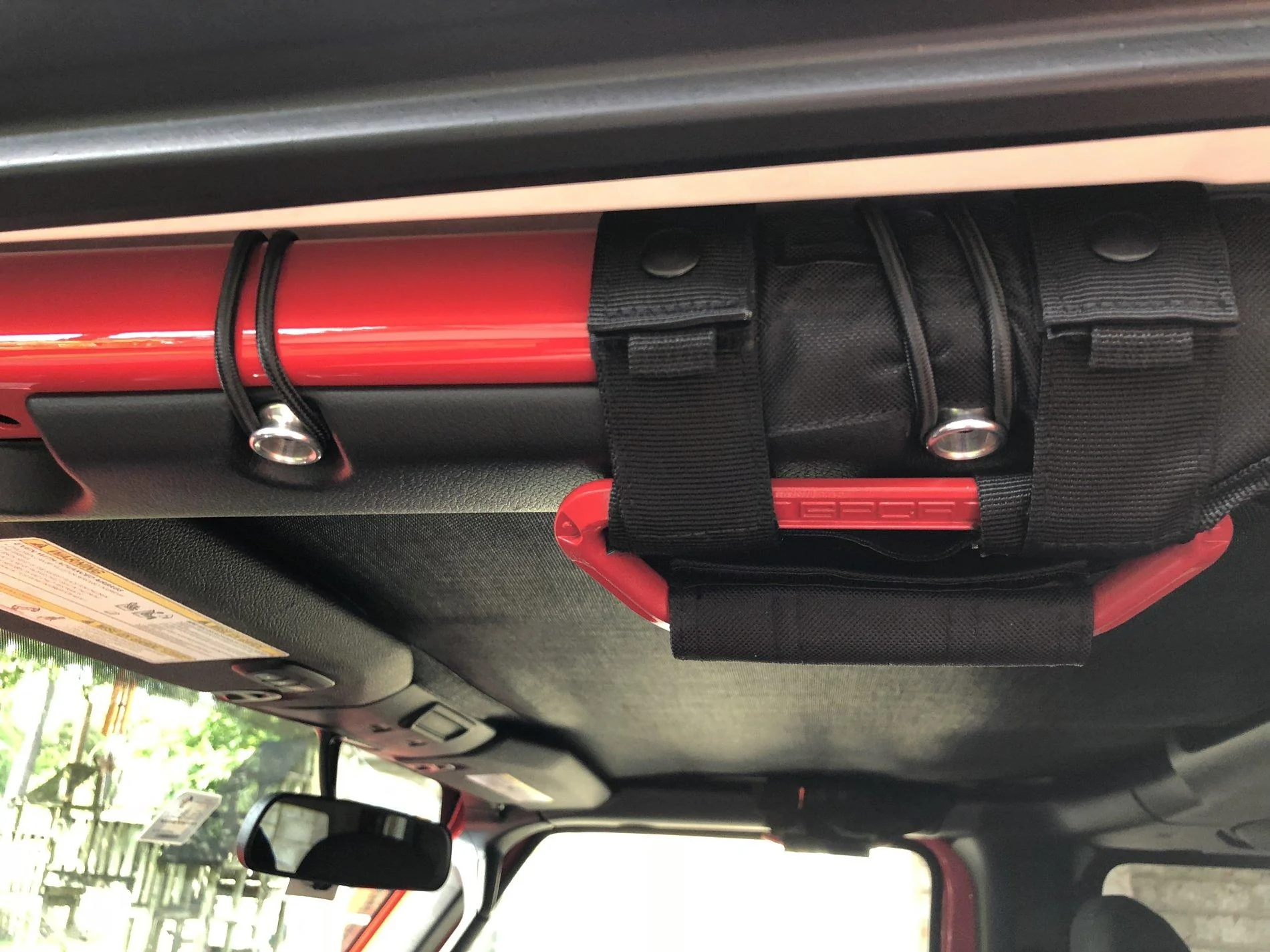 Jeep Wrangler JL Grab handles? 9AA5FBA8-8000-40FE-B5CD-53650A44AE30