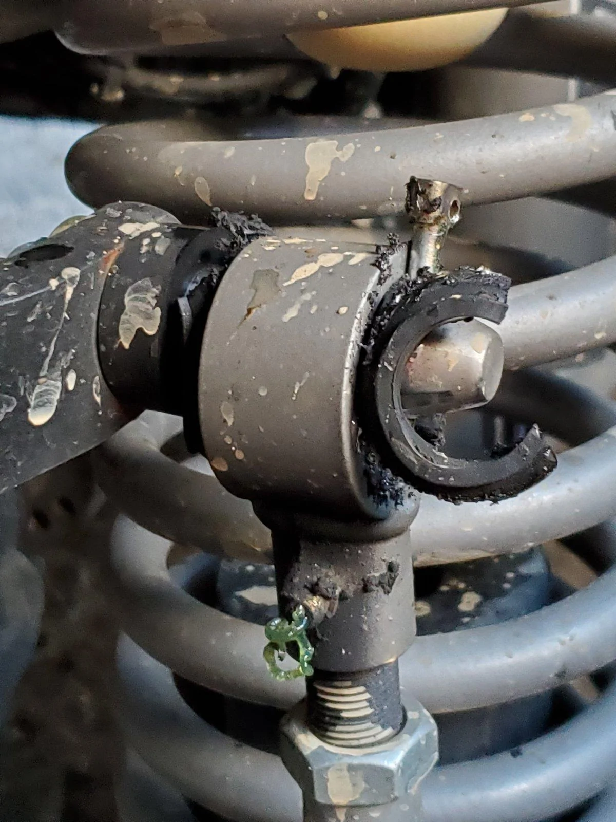 Jeep Wrangler JL Need help figuring out why my sway bar bushings are mangled 20210207_164732