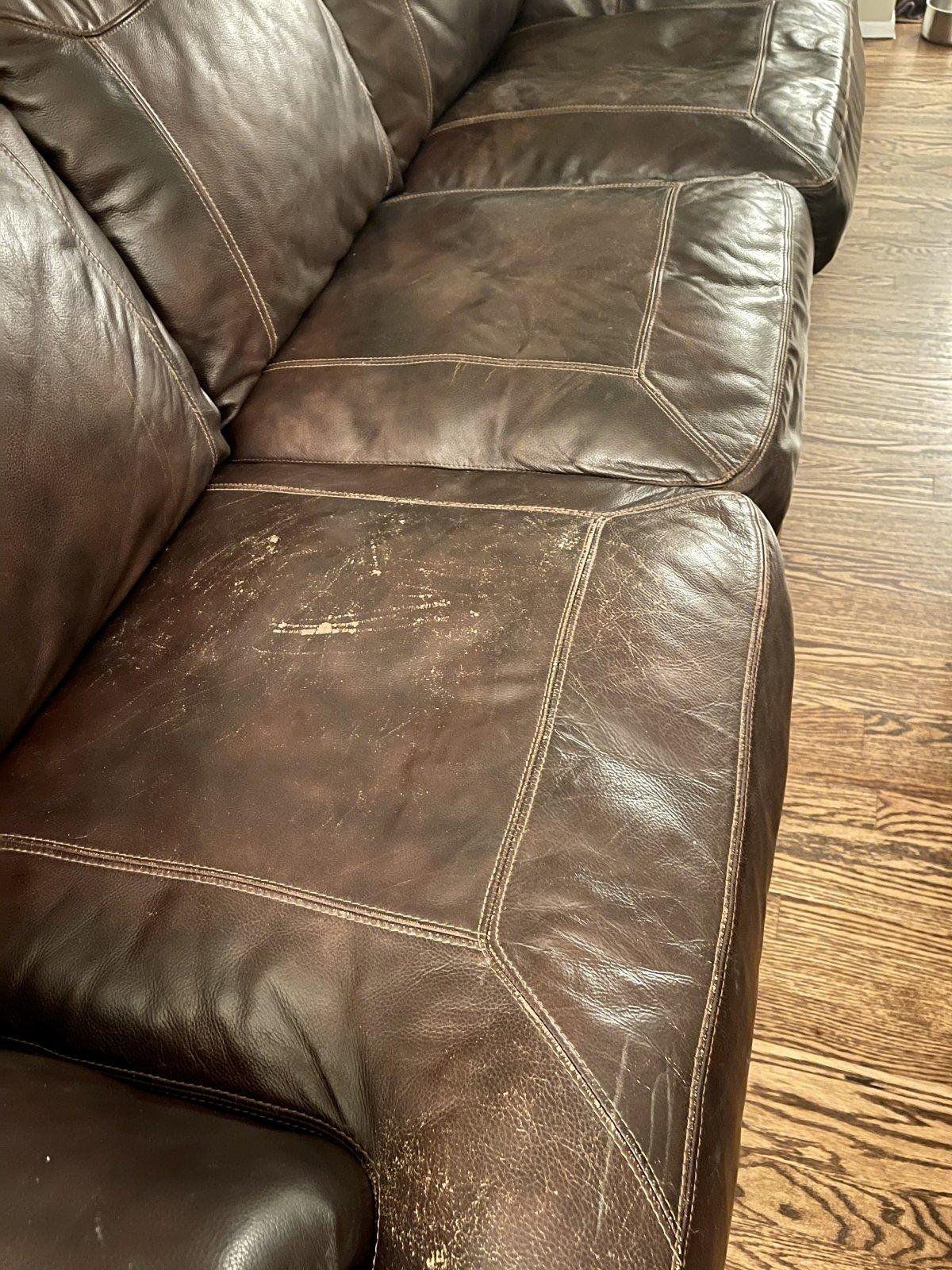 Jeep Wrangler JL Leather couch set 2ECDB370-591D-47AE-A155-0C13BA8C6B4A