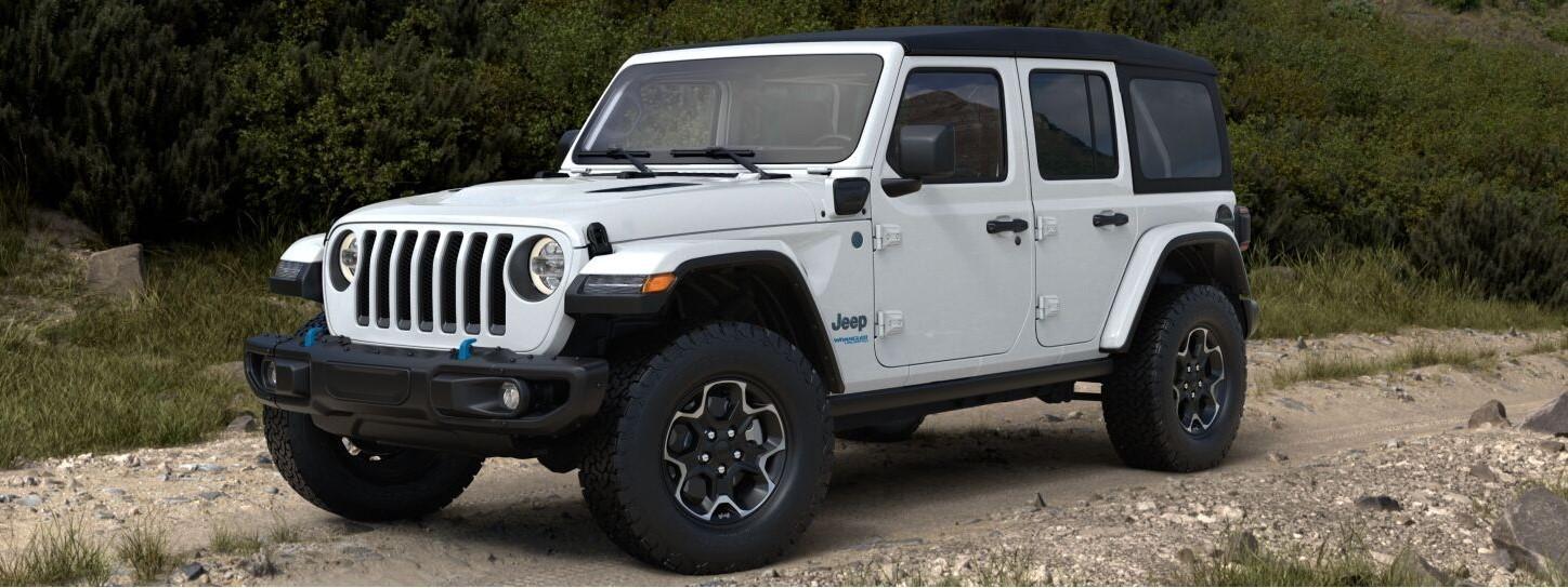 Jeep Wrangler JL Remove Hood Decals? Am I crazy? 4xe rubicon (no hood decals)