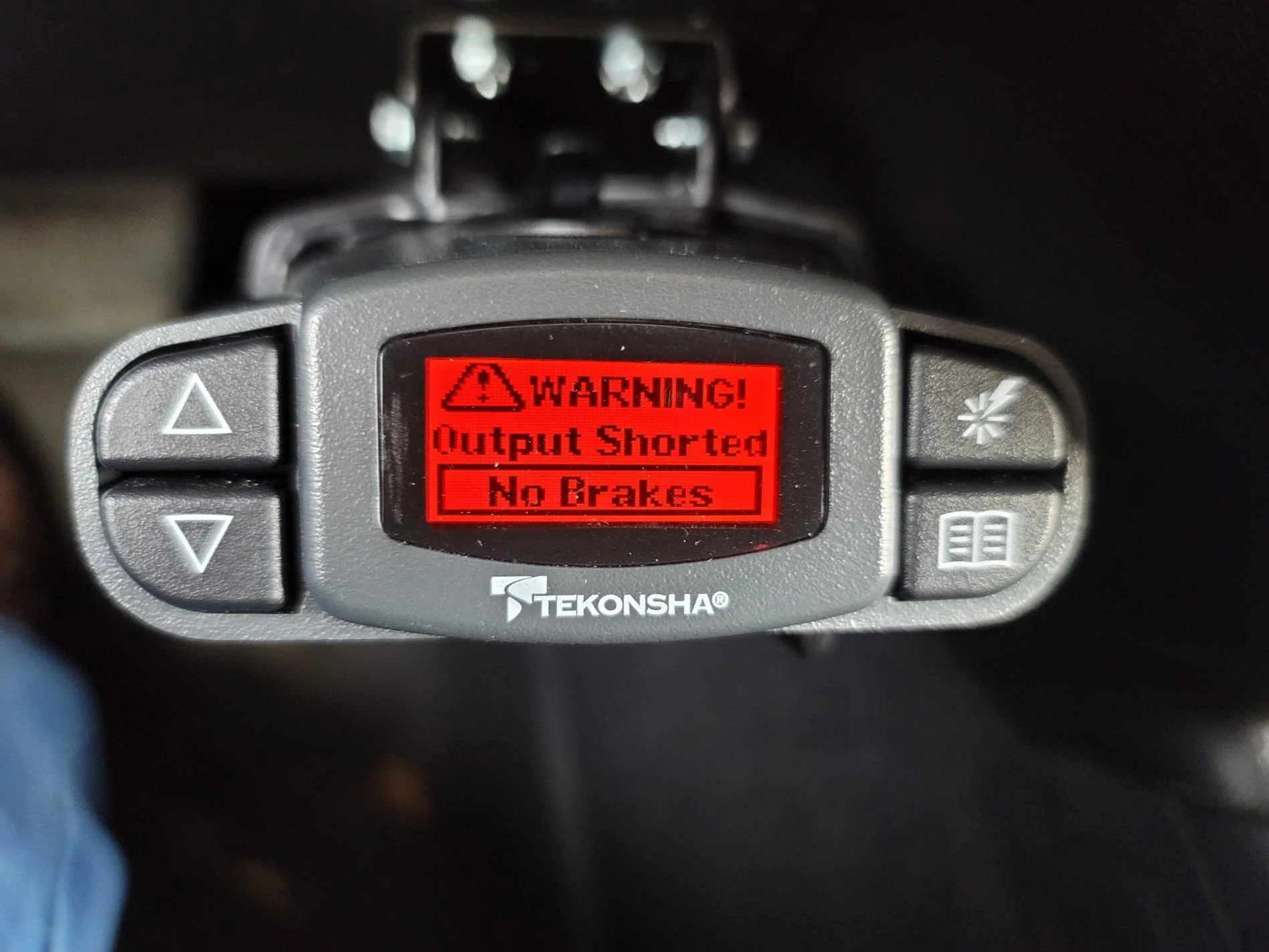 Jeep Wrangler JL Has anyone installed the Mopar Trailer Brake Controller? 20210209_132331