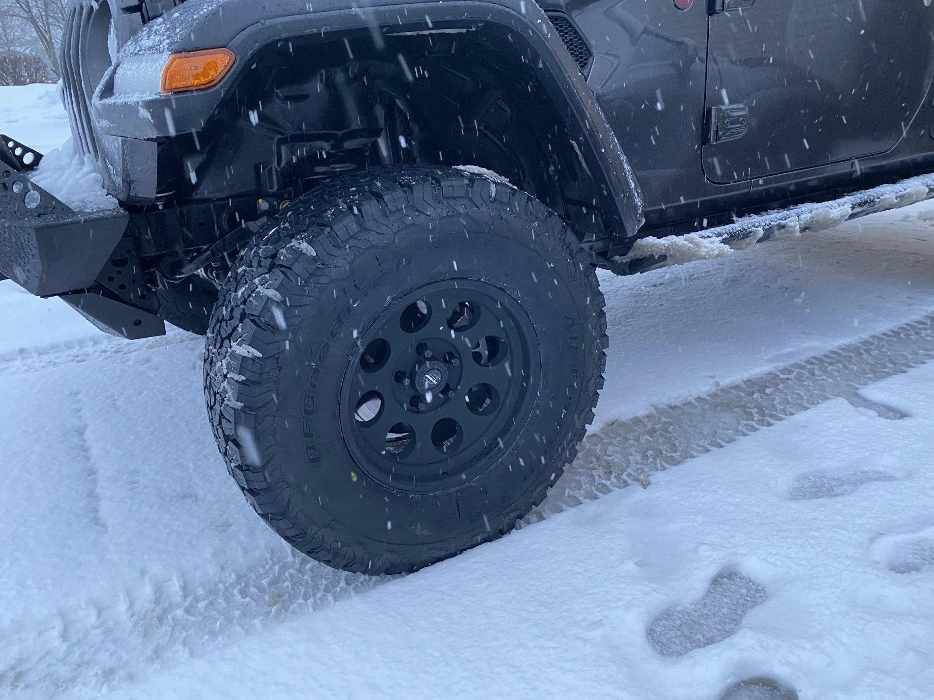 Jeep Wrangler JL New Shoes - Let's See Them! wheelstires2