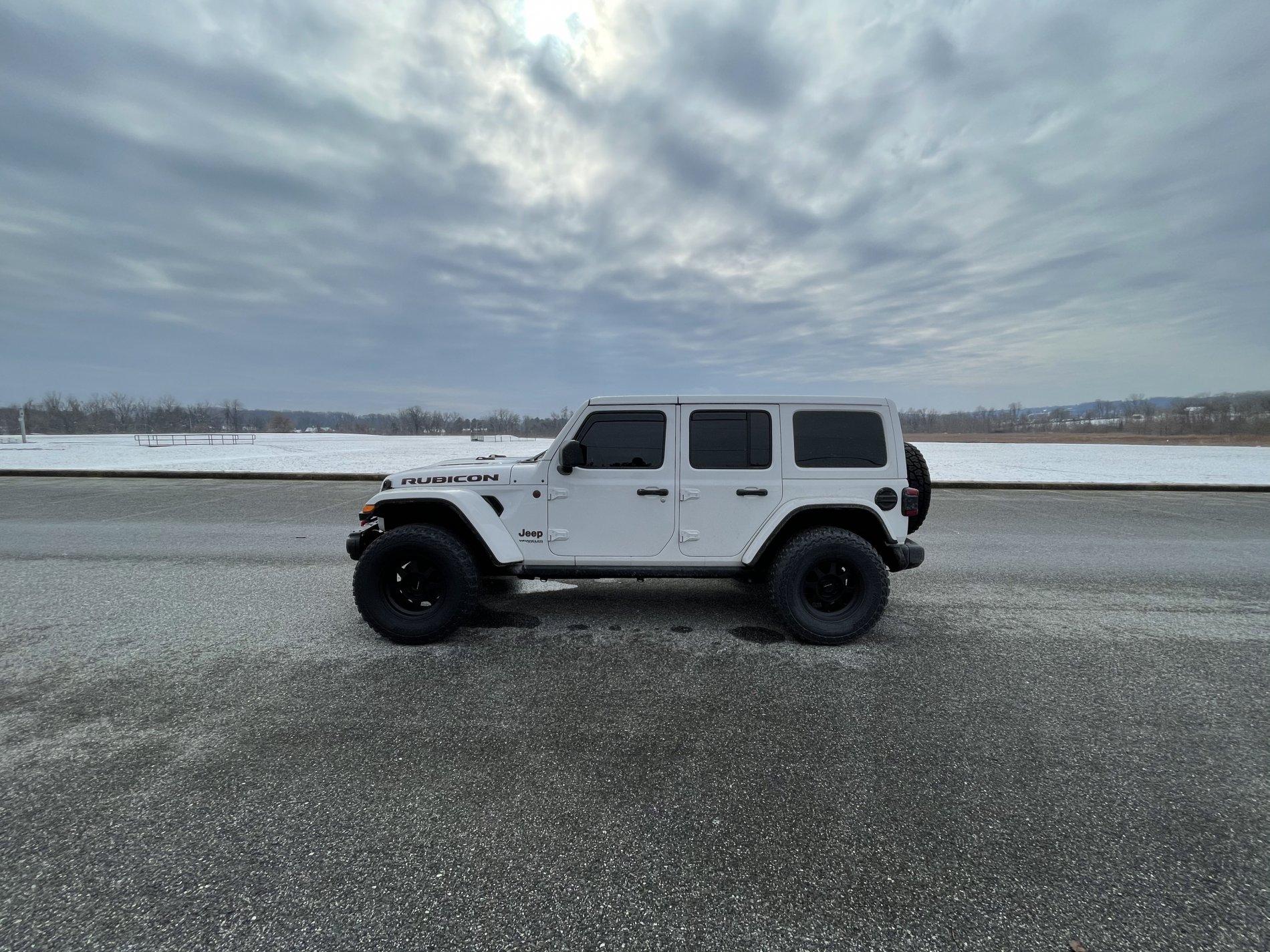 Jeep Wrangler JL '21 Bright White JLUR 9581A28B-799B-4269-A87B-A8AC898BC7F0