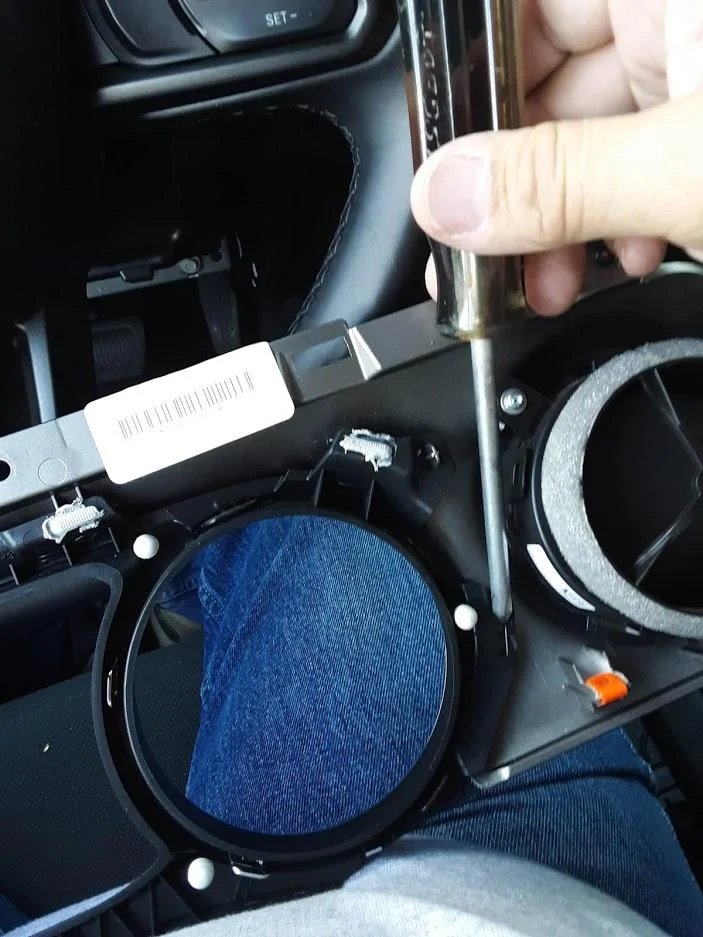 Jeep Wrangler JL Dash Rattle On Driver's Side Fixed 20210213_135548