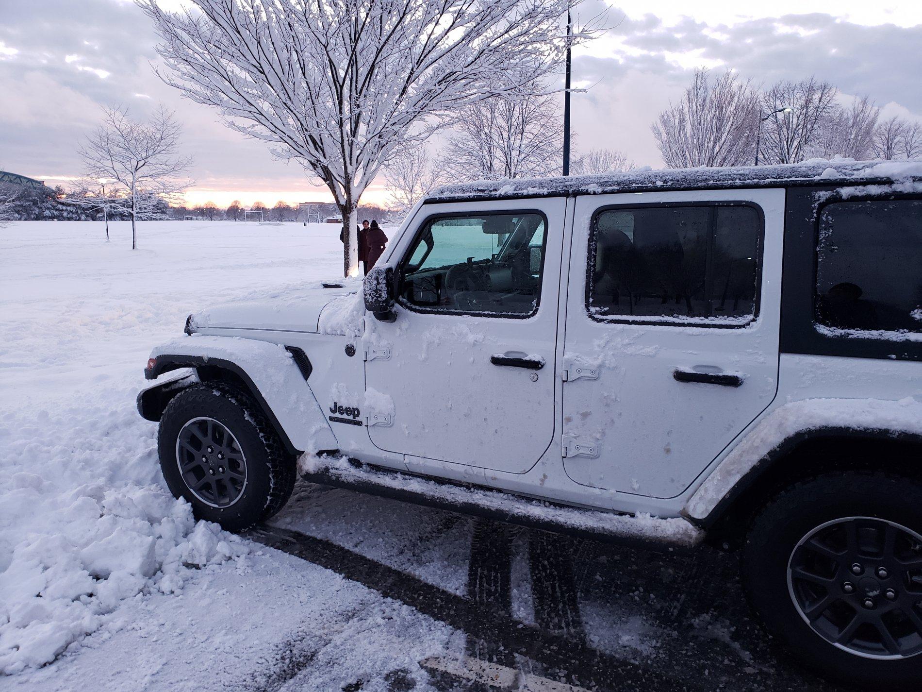 Jeep Wrangler JL Jeeps in Snow... post pics. 20210207_173126