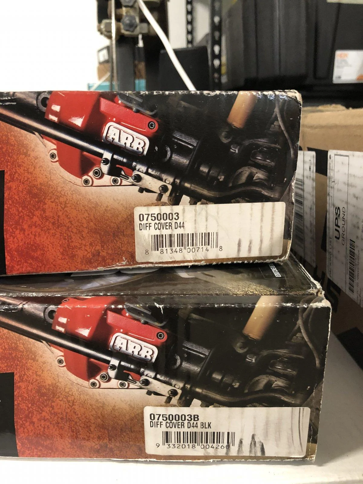 Jeep Wrangler JL Red ARB Diff Covers for Dana 44 IMG_0903