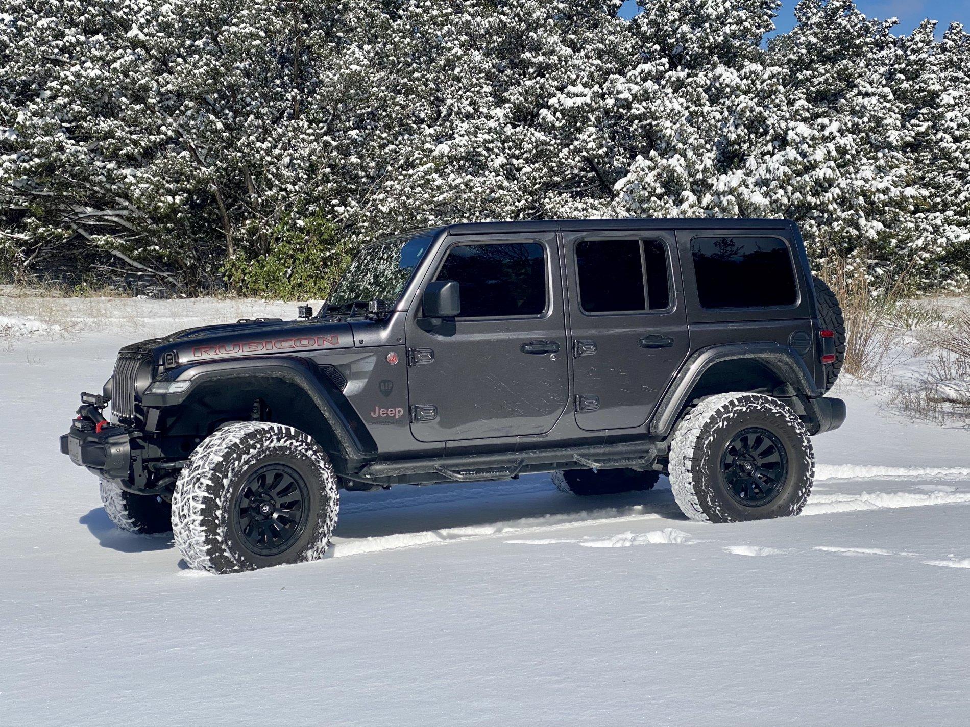 Jeep Wrangler JL Jeeps in Snow... post pics. Snow Pic