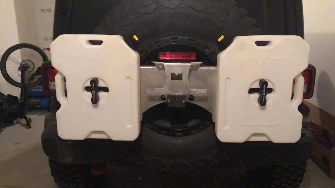 Jeep Wrangler JL All rotopax mount options 148269068_2325789260898278_5837983051195859741_n (1)