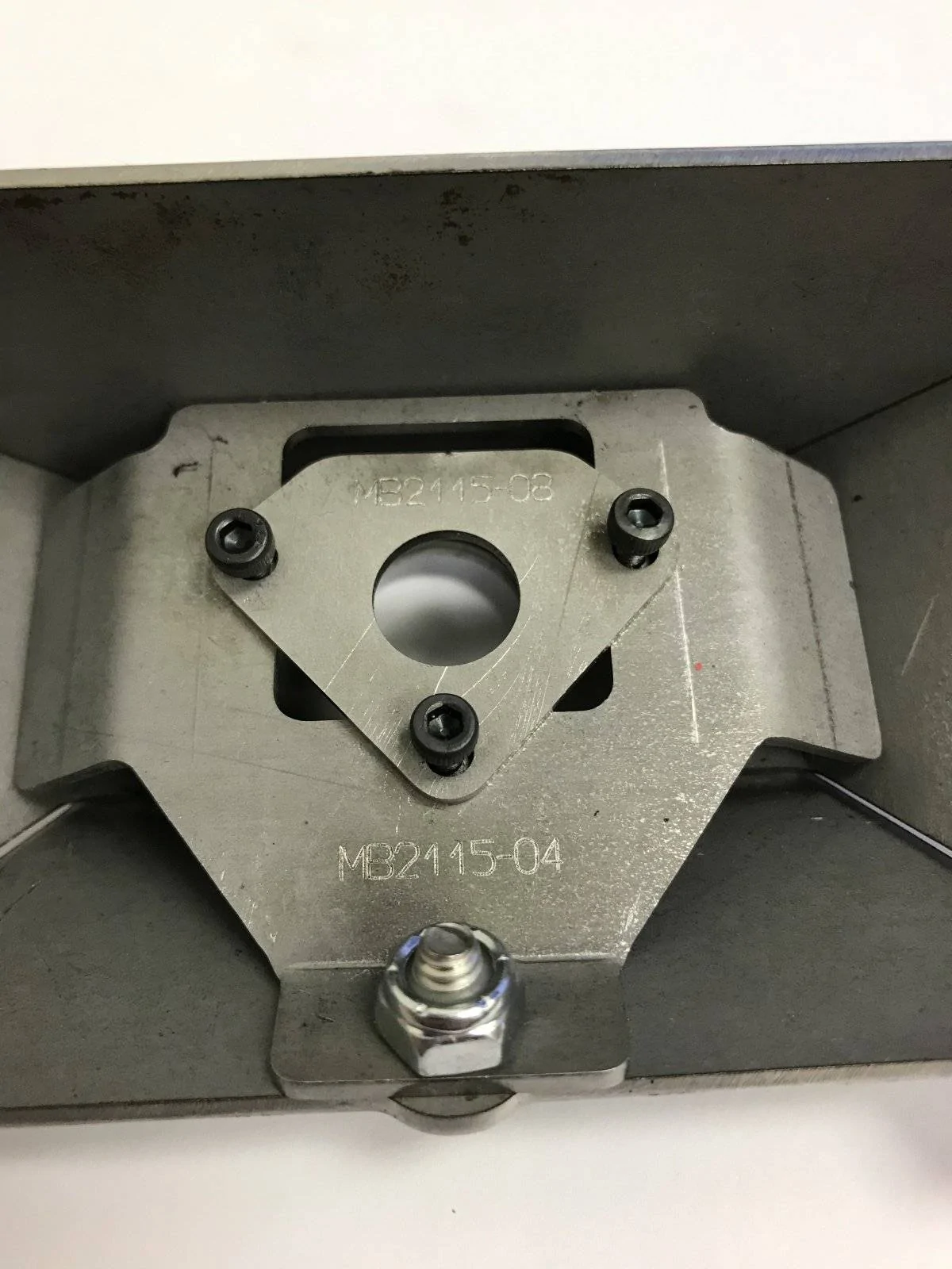 Jeep Wrangler JL Backup camera appears different in 2021 JL MB2115-08