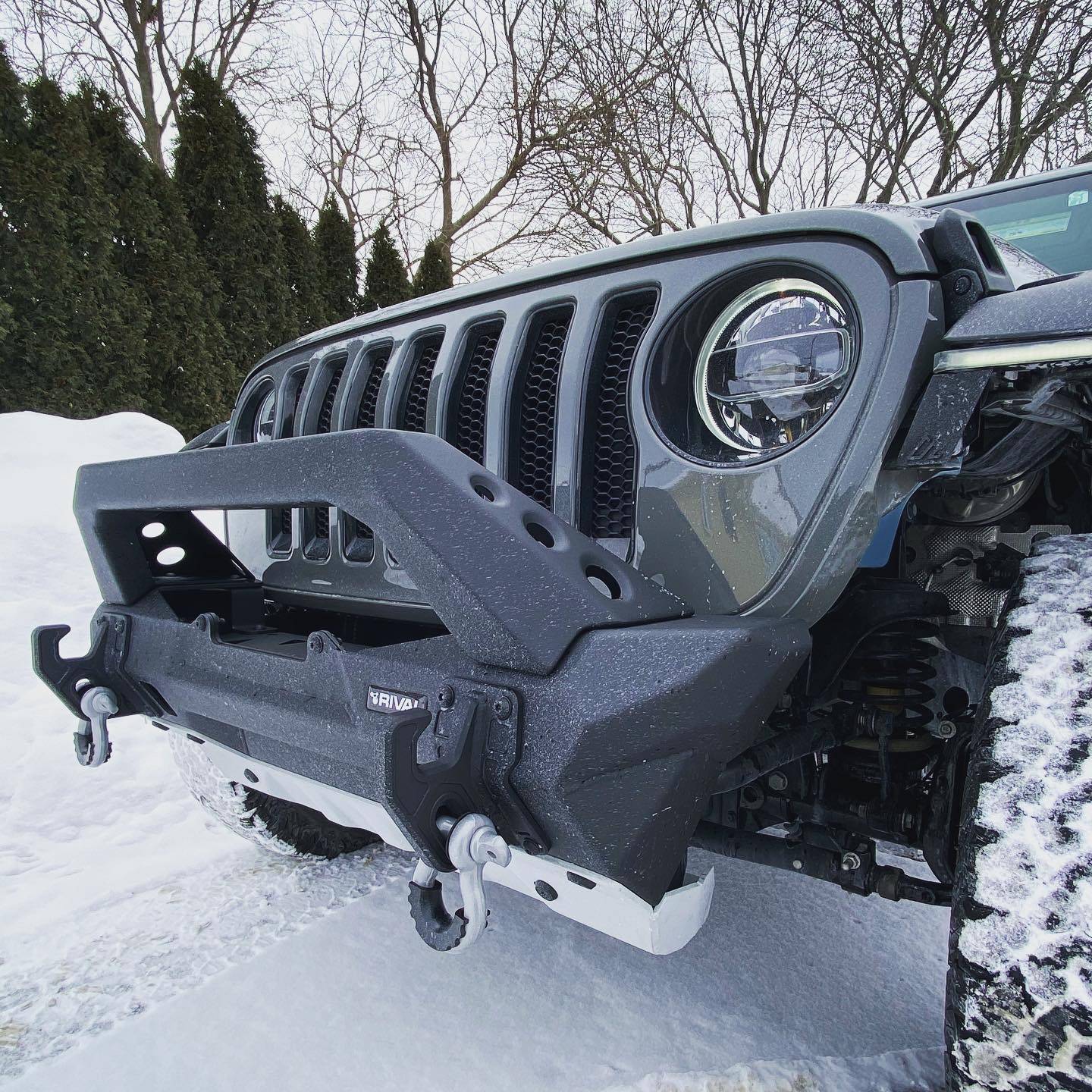 Jeep Wrangler JL Stubby Bumper. Let's see them. 19224657-6928-41CD-8B2B-F0341352202F